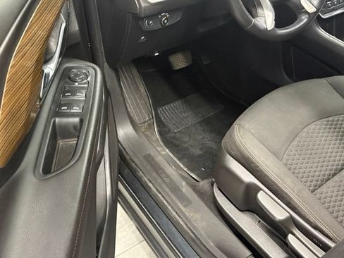 Used 2018 GMC Terrain SLE FWD image 11