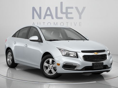 Used 2015 Chevrolet Cruze LT w/ Technology Package FWD image 6