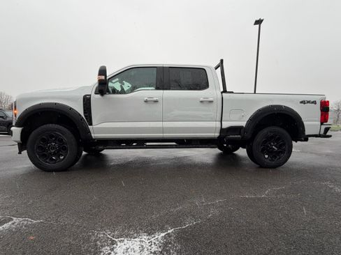 Used 2024 Ford F250 XLT w/ Black Appearance Package image 7