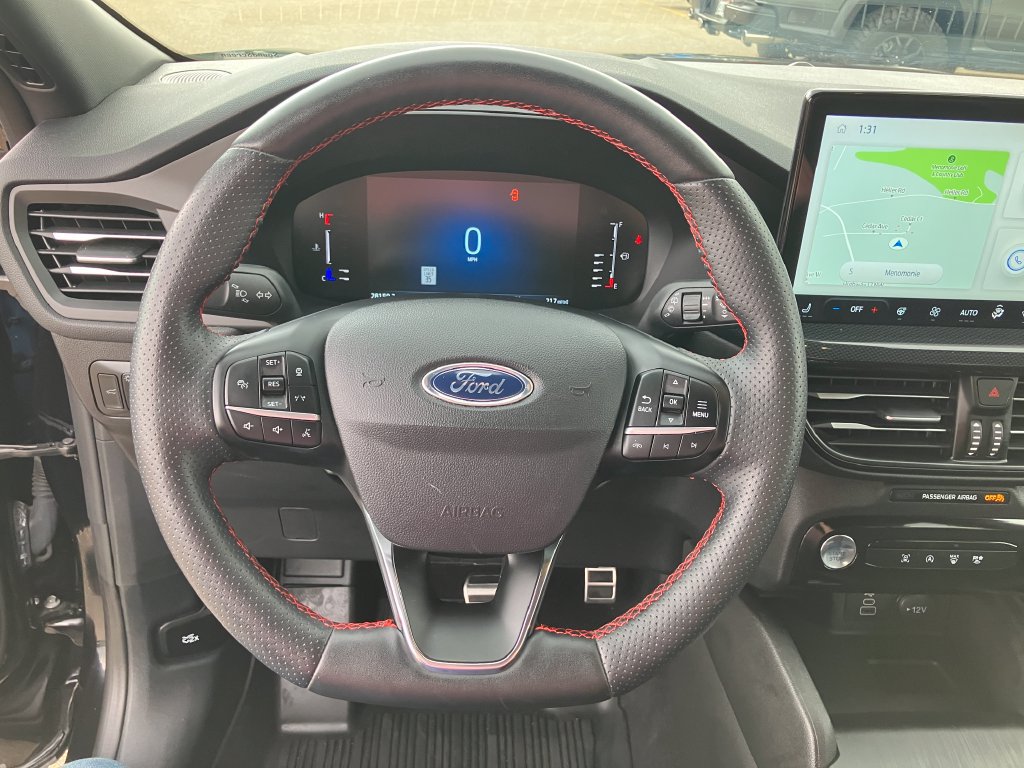 Used 2024 Ford Escape ST-Line w/ Tech Pack #1 AWD/4WD image 11