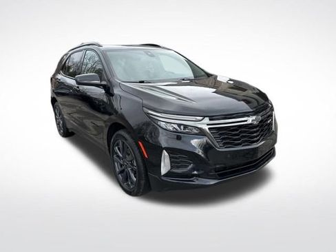Used 2023 Chevrolet Equinox RS w/ LPO, Floor Liner Package FWD image 8