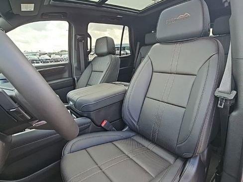 Used 2026 Chevrolet Tahoe High Country AWD/4WD image 22