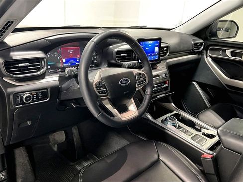 Used 2023 Ford Explorer XLT w/ Equipment Group 202A image 16