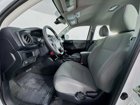 Used 2018 Toyota Tacoma SR image 15