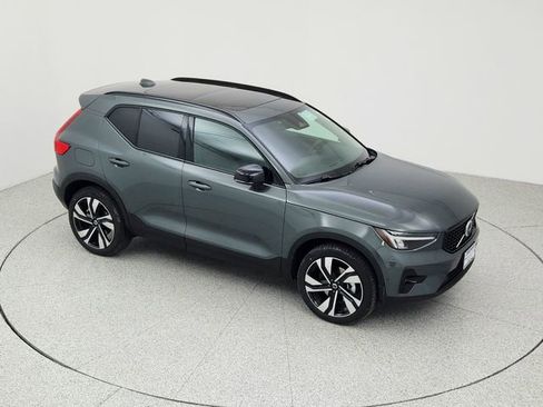 New 2026 Volvo XC40 B4 Plus w/ Climate Package image 14