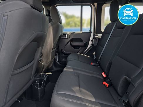 Used 2018 Jeep Wrangler Unlimited Sport S AWD/4WD image 7
