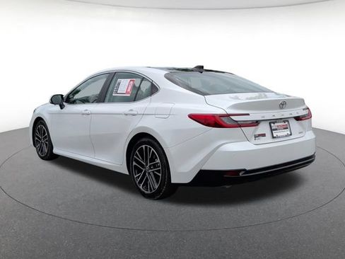 Used 2025 Toyota Camry XLE w/ Premium Plus Package FWD image 4
