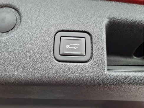Used 2023 Chevrolet Equinox RS FWD image 5