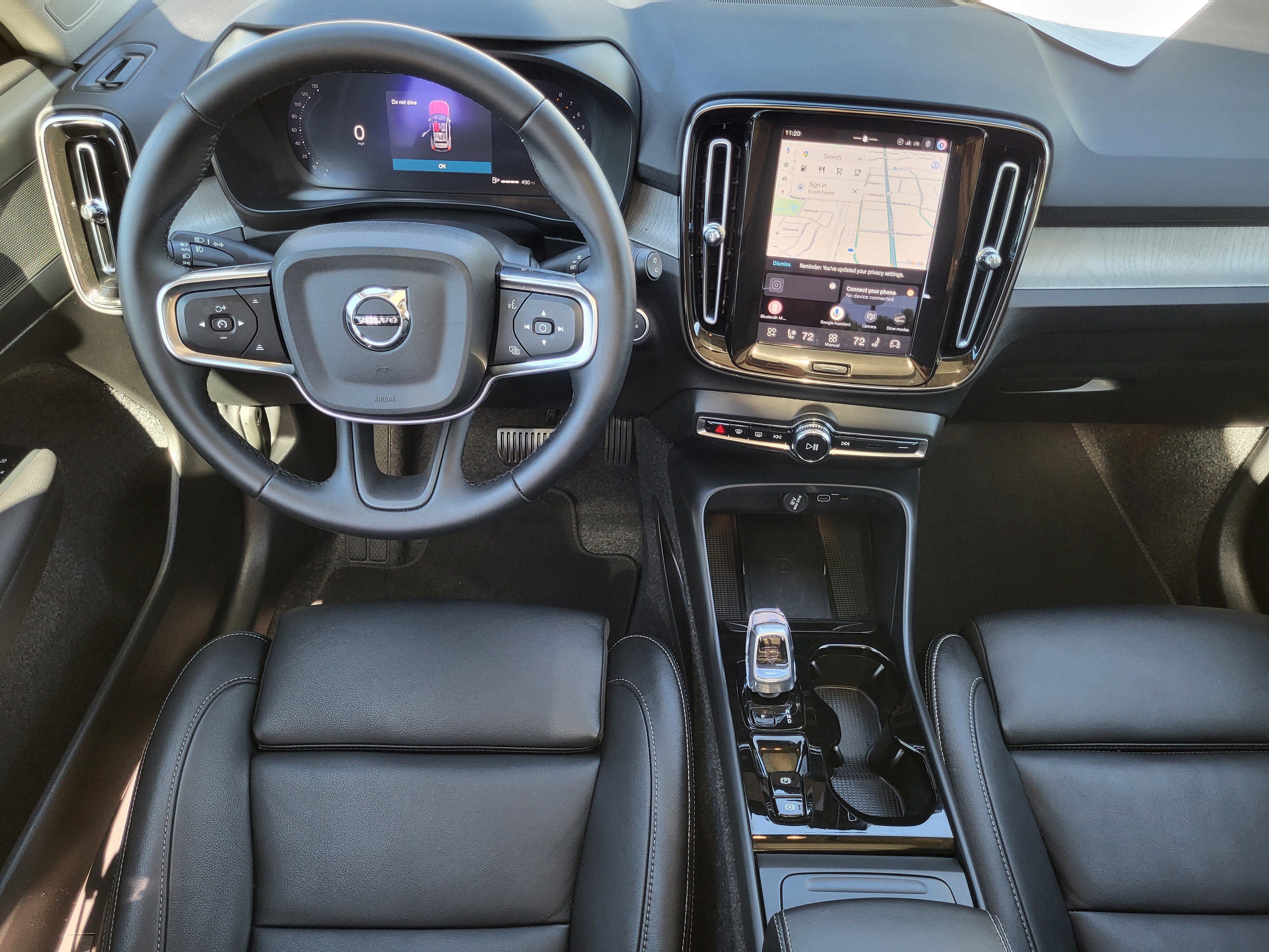 Certified 2026 Volvo XC40 B5 Plus AWD/4WD image 23