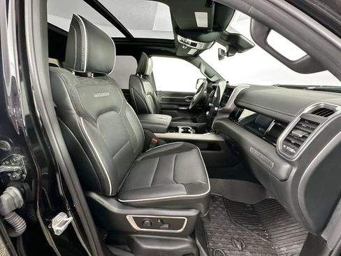 Used 2025 RAM 1500 Laramie w/ Night Edition image 29