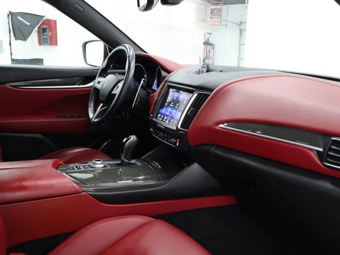 Used 2017 Maserati Levante S AWD/4WD image 32