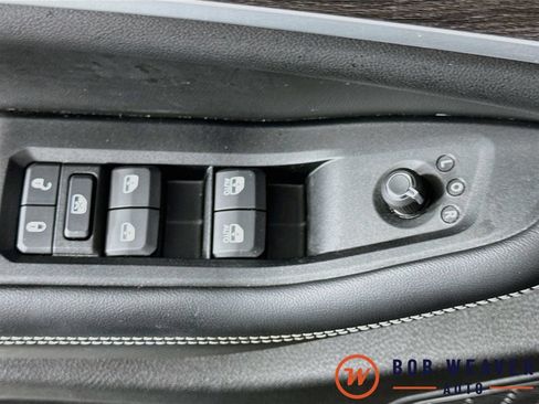 Used 2023 Jeep Grand Cherokee Limited w/ Luxury Tech Group II AWD/4WD image 23