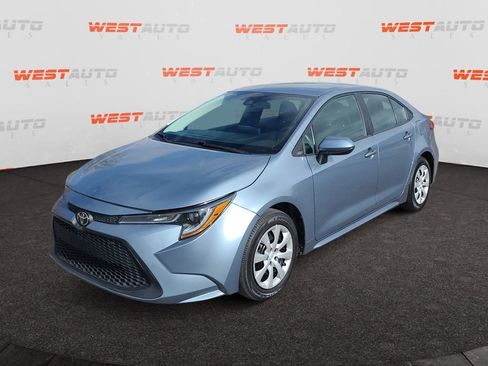Used 2022 Toyota Corolla LE image 1