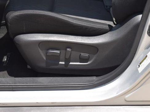 Used 2020 Nissan Rogue SV AWD/4WD image 17