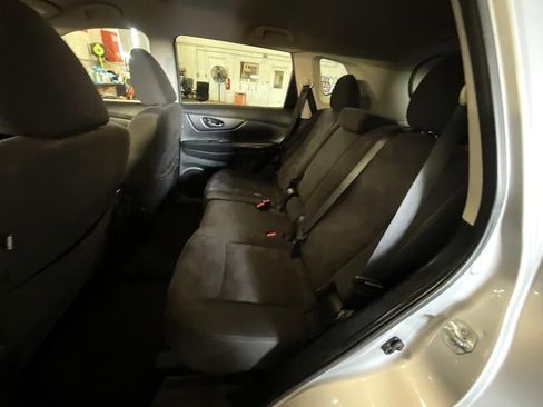 Used 2016 Nissan Rogue SV AWD/4WD image 18