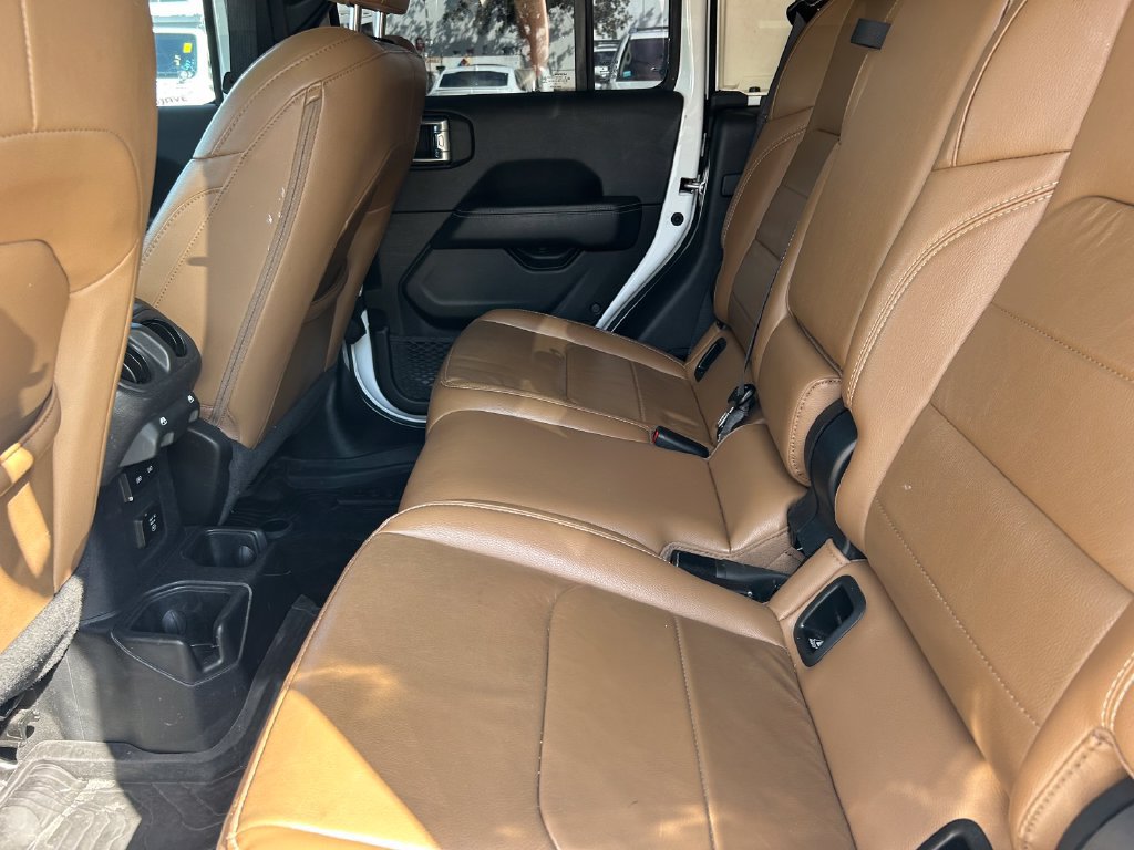 Used 2022 Jeep Gladiator Overland w/ Popular Equipment Package AWD/4WD image 17