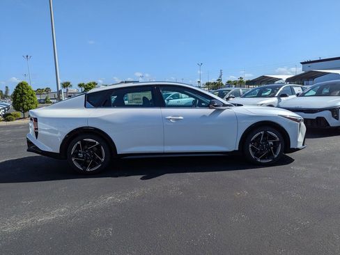 New 2026 Kia K4 GT-Line image 9