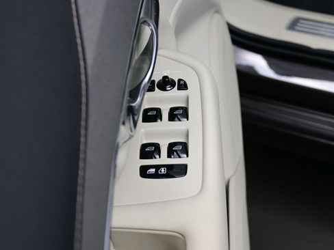 Used 2025 Volvo XC90 B6 Ultra w/ Protection Package image 11