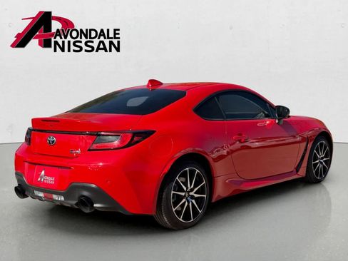 Used 2023 Toyota GR86 w/ ALL Weather Mat Package (TMS) RWD image 5