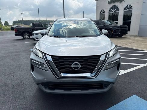 Used 2023 Nissan Rogue SV AWD/4WD image 3
