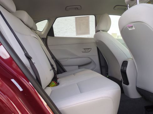 Certified 2025 Hyundai Kona SEL FWD image 12
