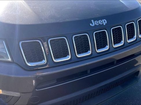 Used 2018 Jeep Compass Latitude w/ Popular Equipment Group AWD/4WD image 30