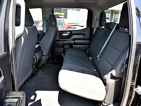 Used 2020 Chevrolet Silverado 1500 Custom w/ Custom Value Package RWD image 10