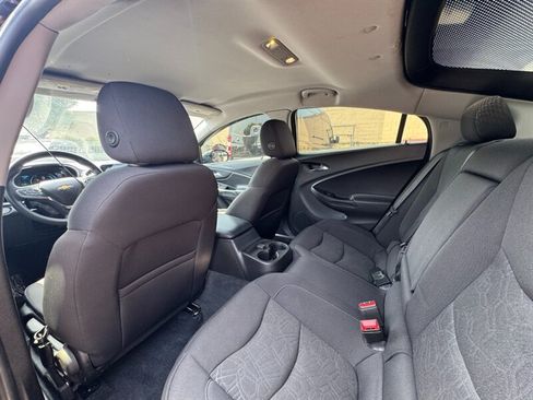 Used 2018 Chevrolet Volt LT FWD image 30