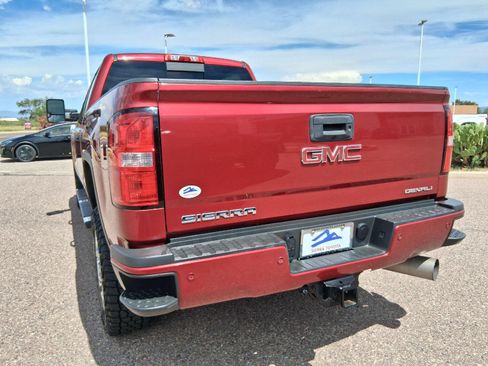Used 2018 GMC Sierra 2500 Denali w/ Duramax Plus Package AWD/4WD image 12