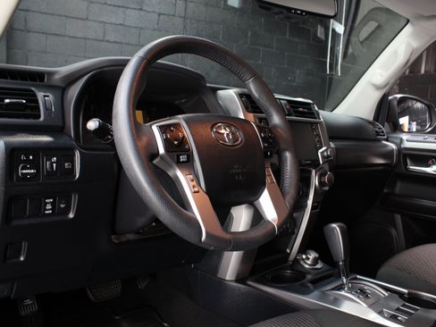 Used 2022 Toyota 4Runner Trail Special Edition AWD/4WD image 32