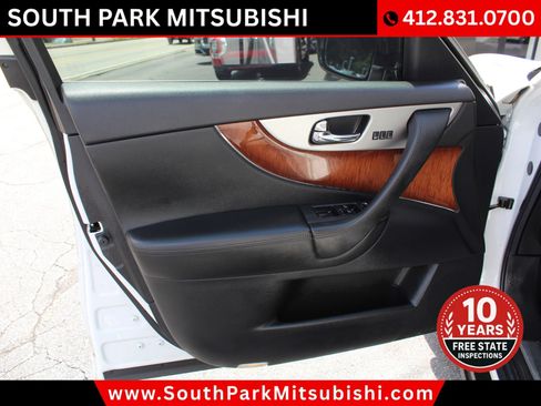 Used 2014 INFINITI QX70 AWD w/ Sport Technology Package image 13