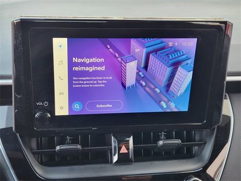 Used 2025 Toyota Corolla SE image 12