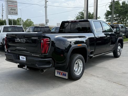New 2026 GMC Sierra 3500 Denali Ultimate image 5