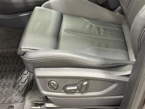 Certified 2025 Audi Q5 e Premium Plus w/ Premium Plus Package image 21