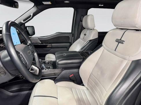 Used 2023 Ford F150 Lightning Platinum image 17