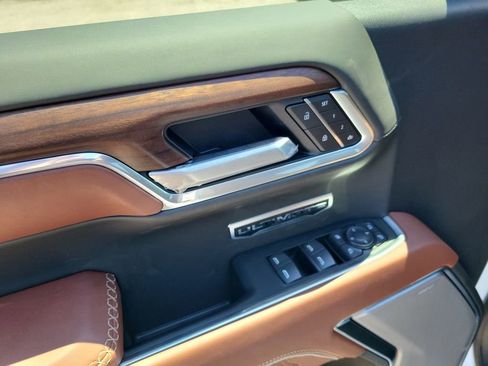 New 2026 GMC Sierra 1500 Denali Ultimate w/ LPO, Black Badging Package image 15