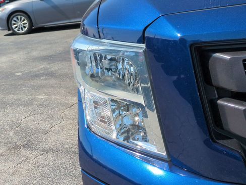 Used 2023 Nissan Titan SV w/ Accessory Utility Package image 10