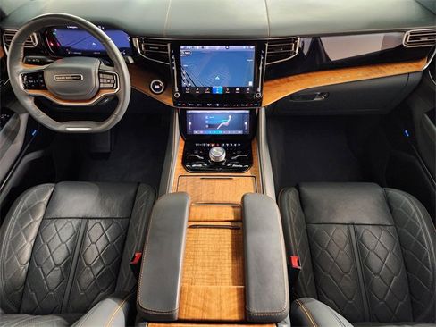 Used 2024 Jeep Grand Wagoneer Series III image 4