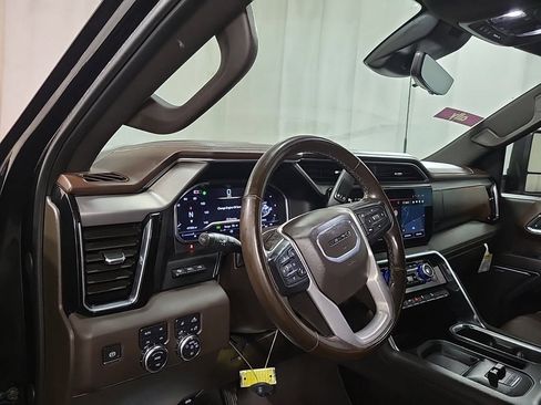 Used 2024 GMC Sierra 2500 Denali w/ Denali Reserve Package image 8