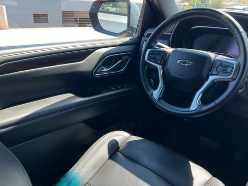 Used 2024 Chevrolet Suburban Z71 w/ Luxury Package AWD/4WD image 12