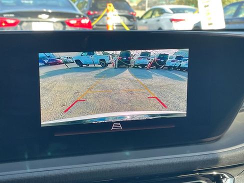 Used 2025 Buick Envista Sport Touring image 17