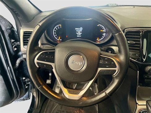 Used 2022 Jeep Grand Cherokee Laredo X image 11