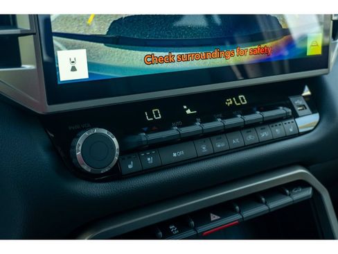 Used 2026 Toyota Tundra Limited AWD/4WD image 23