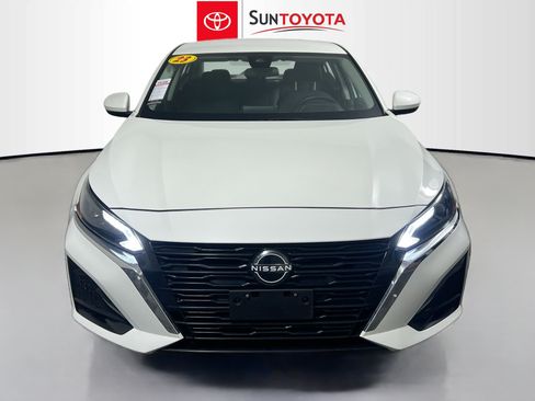 Used 2023 Nissan Altima 2.5 SV FWD image 10