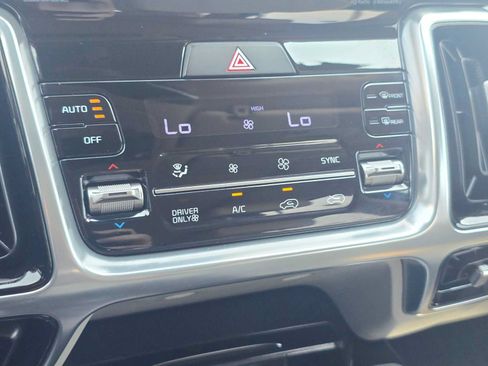 Used 2023 Kia Sorento SX Prestige AWD/4WD image 29