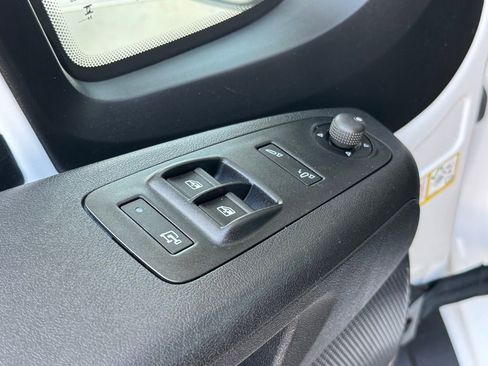 Used 2025 RAM ProMaster 2500 w/ Convenience Group FWD image 21