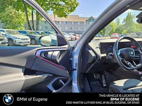 Used 2025 BMW X3 xDrive30i AWD/4WD image 23