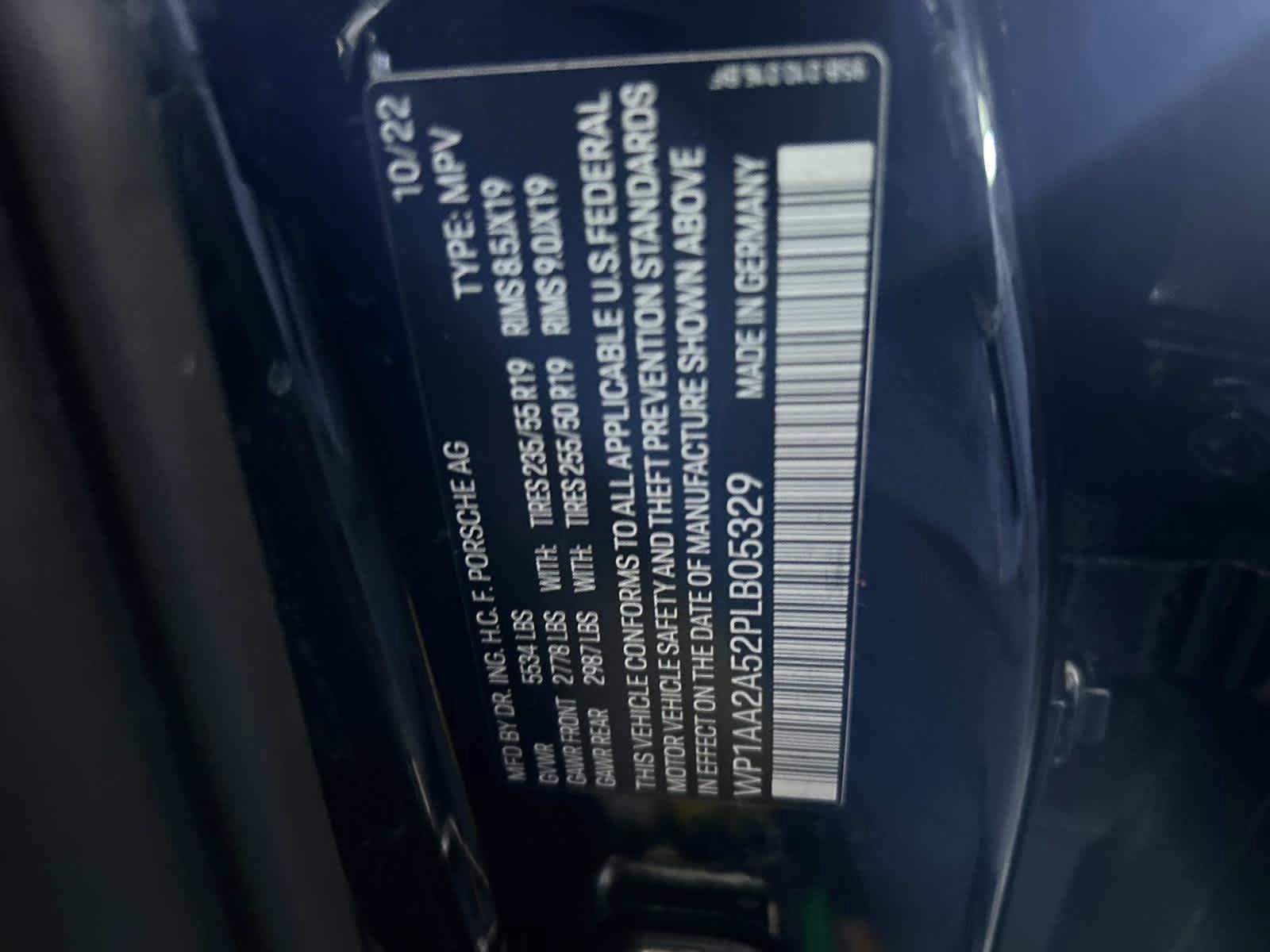 Used 2023 Porsche Macan AWD/4WD image 32