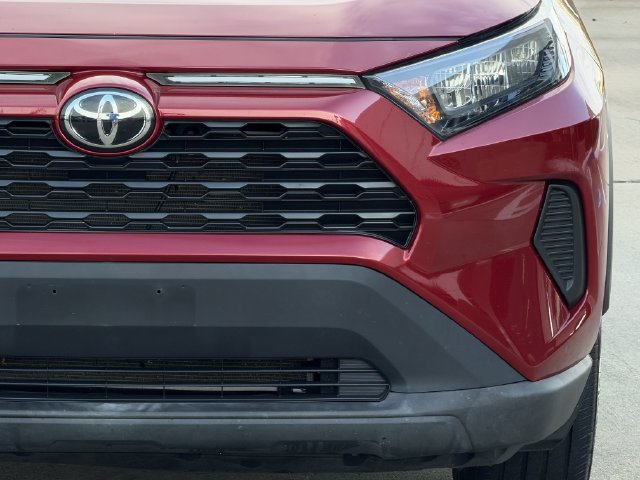 Used 2019 Toyota RAV4 LE AWD/4WD image 8