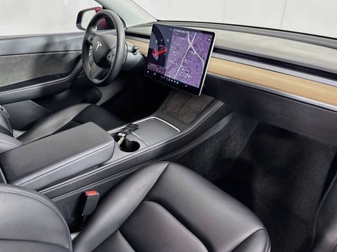 Used 2022 Tesla Model Y Long Range AWD/4WD image 36